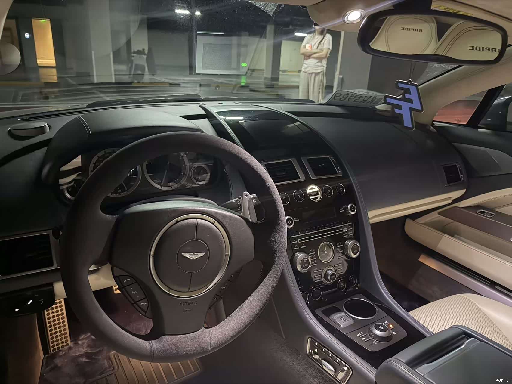 Aston Martin Rapide, 2012 9