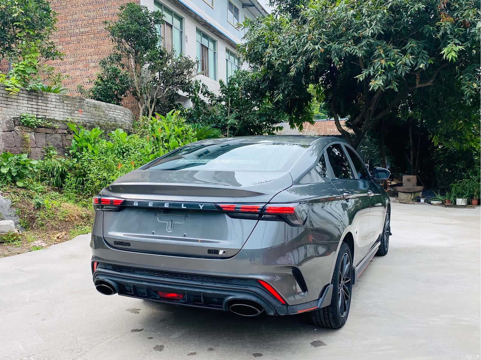 Geely Binray, 2022 6