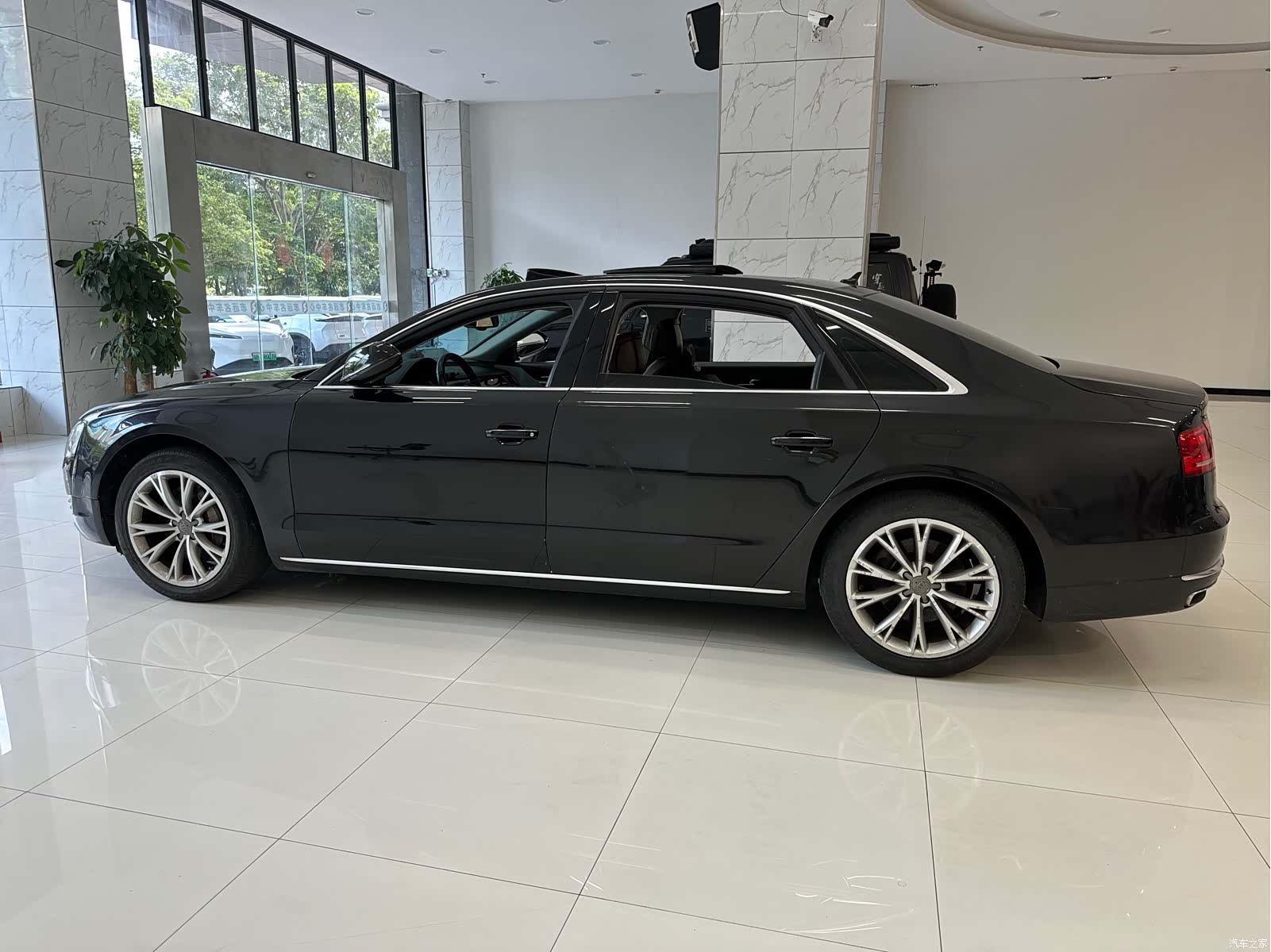 Audi A8L, 2013 3