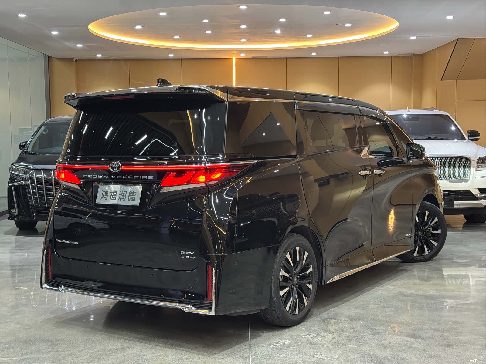 Toyota Vellfire, 2023 10