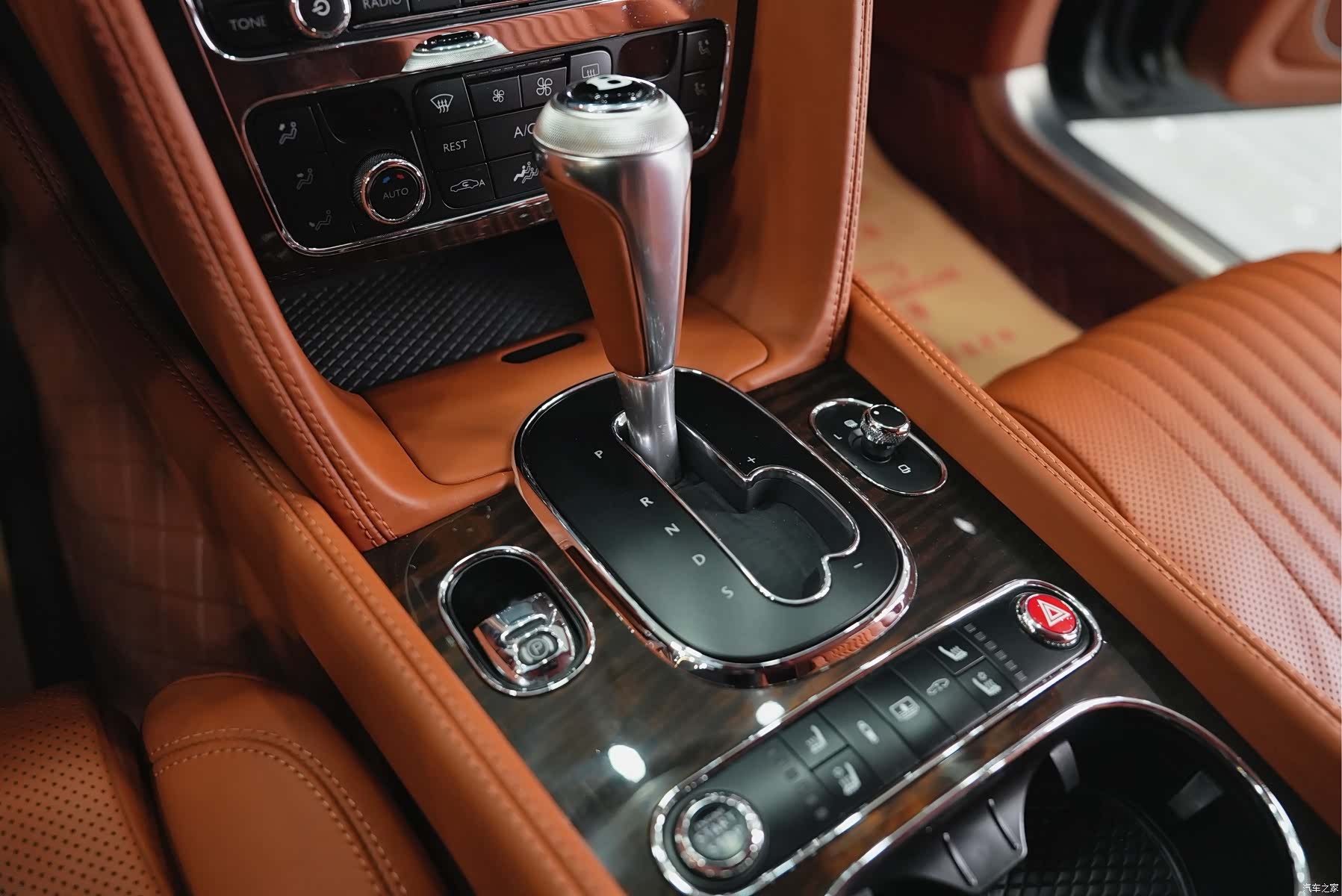 Bentley Flying Spur, 2017 21