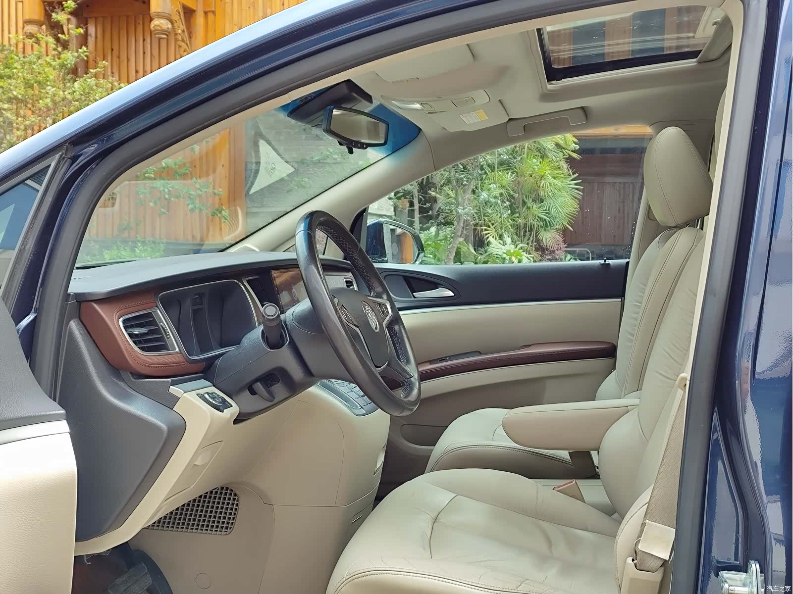 Buick GL8, 2016 10