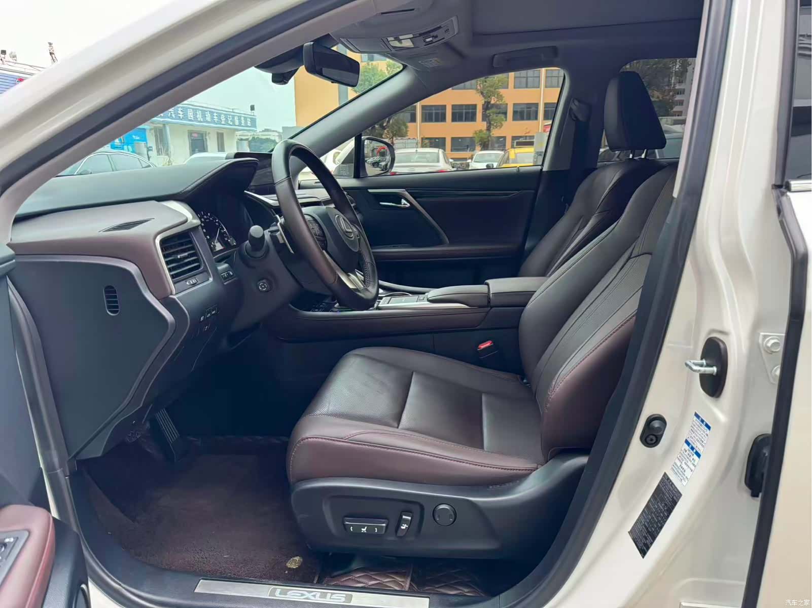 Lexus RX, 2022 4