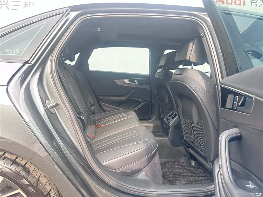 Audi A4L, 2025 12