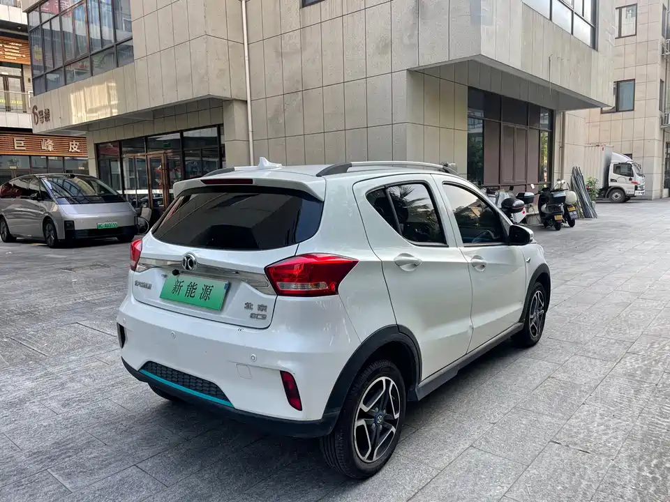 BAIC EC3