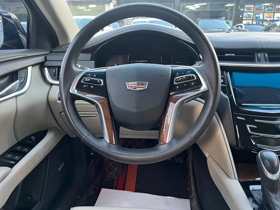Cadillac XTS