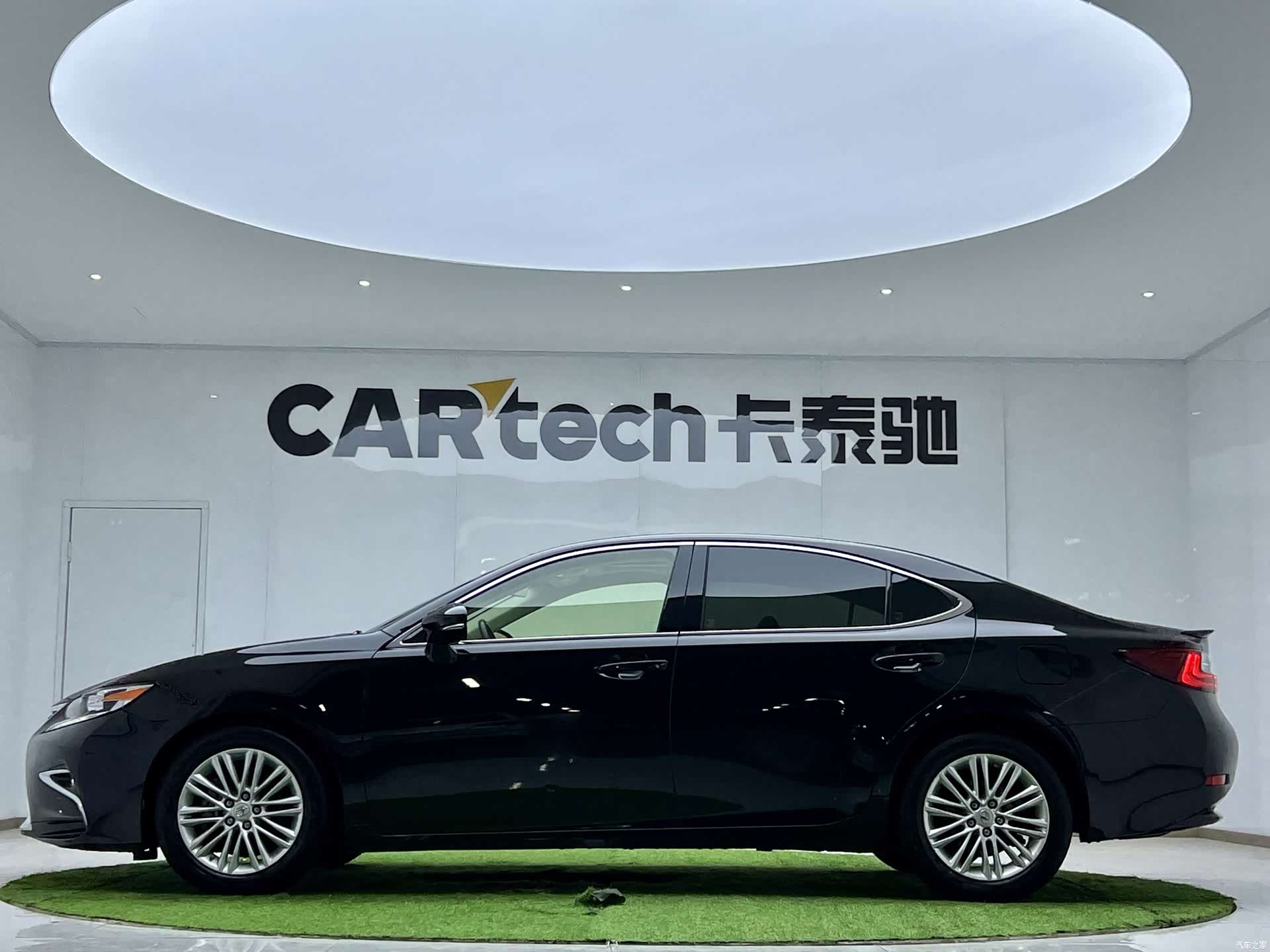 Lexus ES, 2018 2