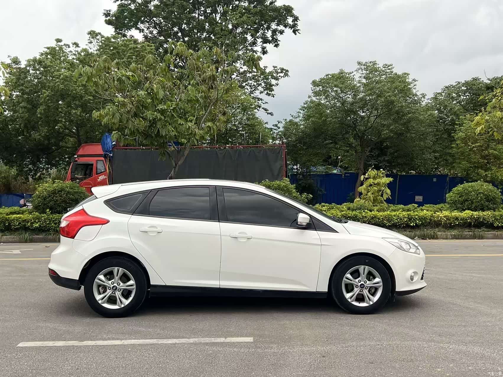 Ford Focus, 2013 8