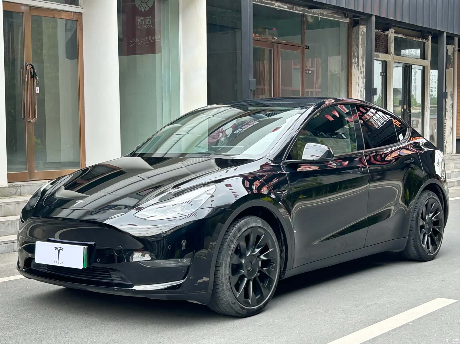 Tesla Model Y, 2021 1