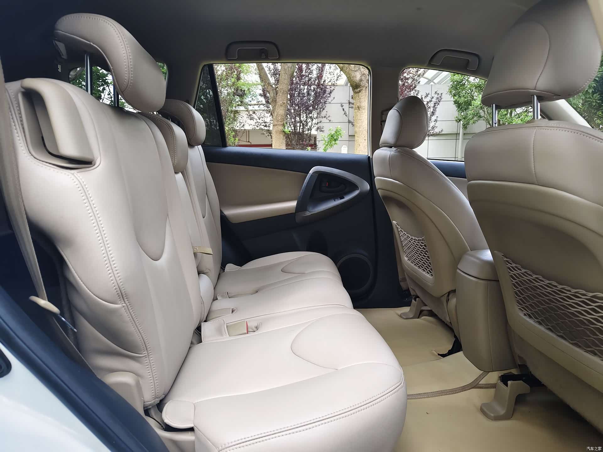 Toyota RAV4, 2012 7