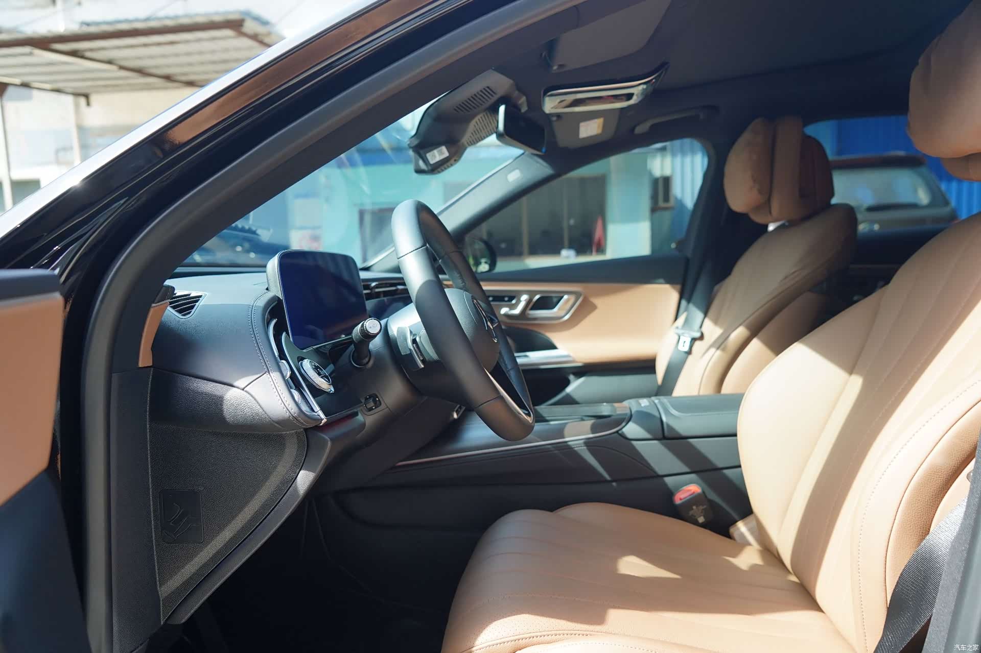 Mercedes-Benz E-Class, 2024 3