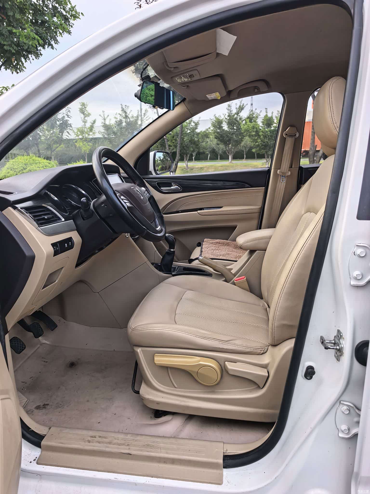 Wuling 730, 2015 4