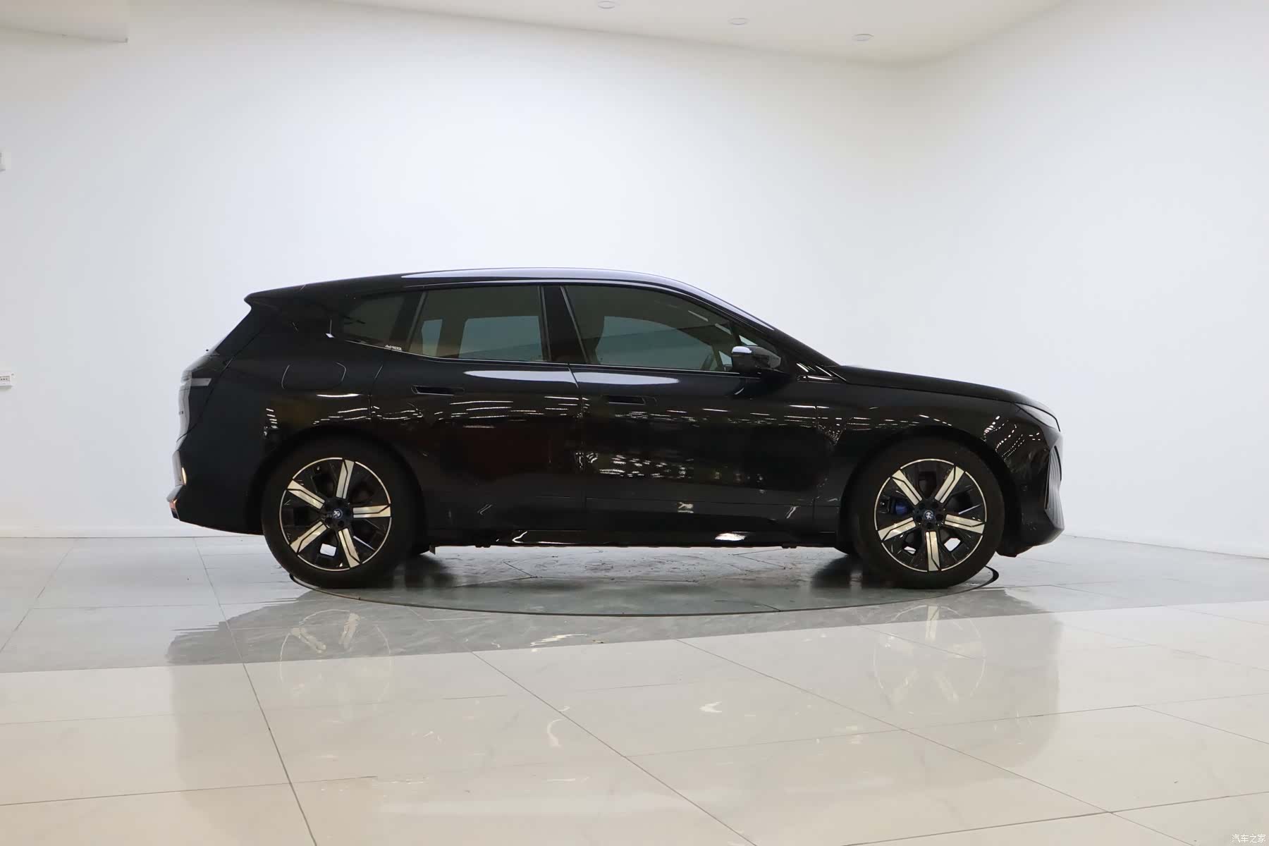 BMW iX, 2023 8