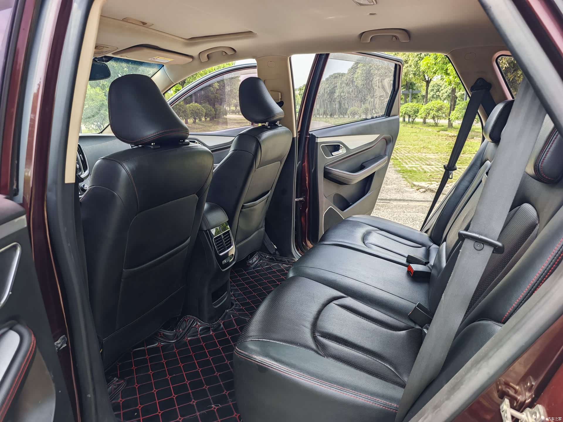 Wuling 560, 2017 15