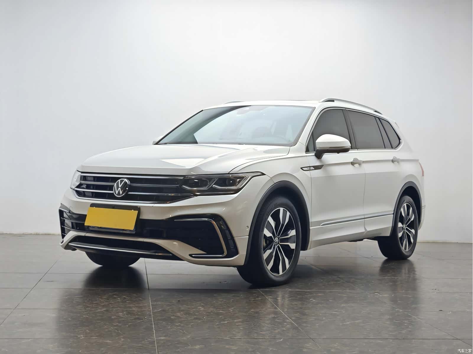 Volkswagen Tiguan L, 2022 1