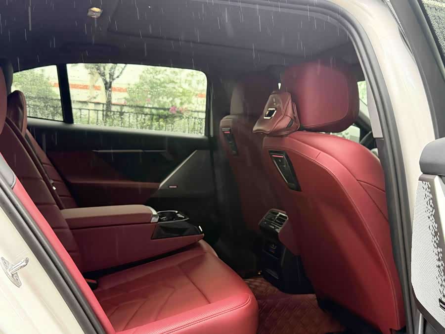 BMW 5 Series 2025, фото 4