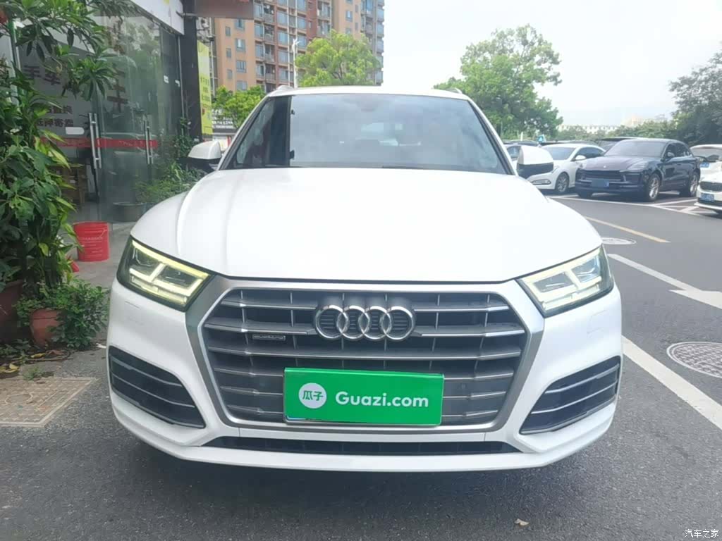 Audi Q5L, 2019 3