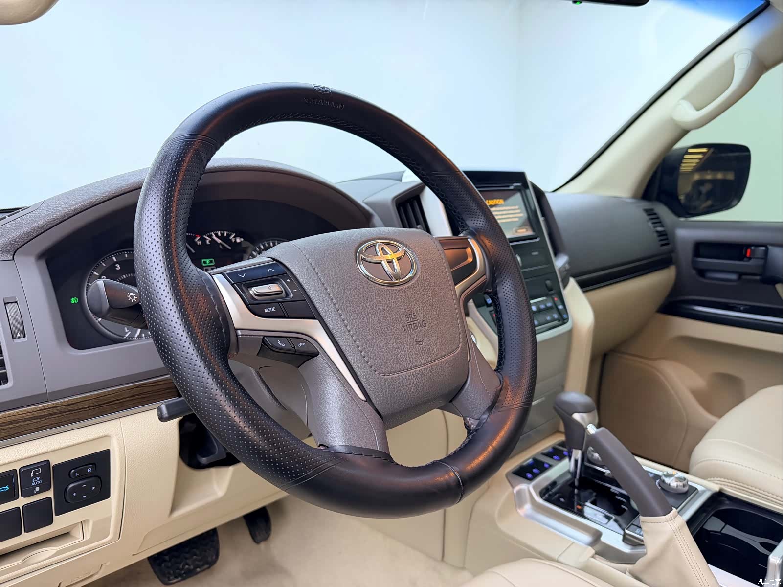 Toyota Land Cruiser, 2019 8