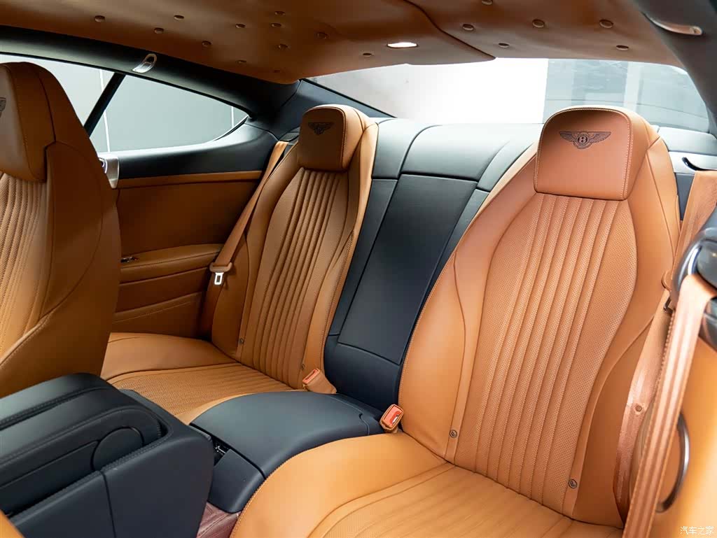 Bentley Continental GT, 2019 10