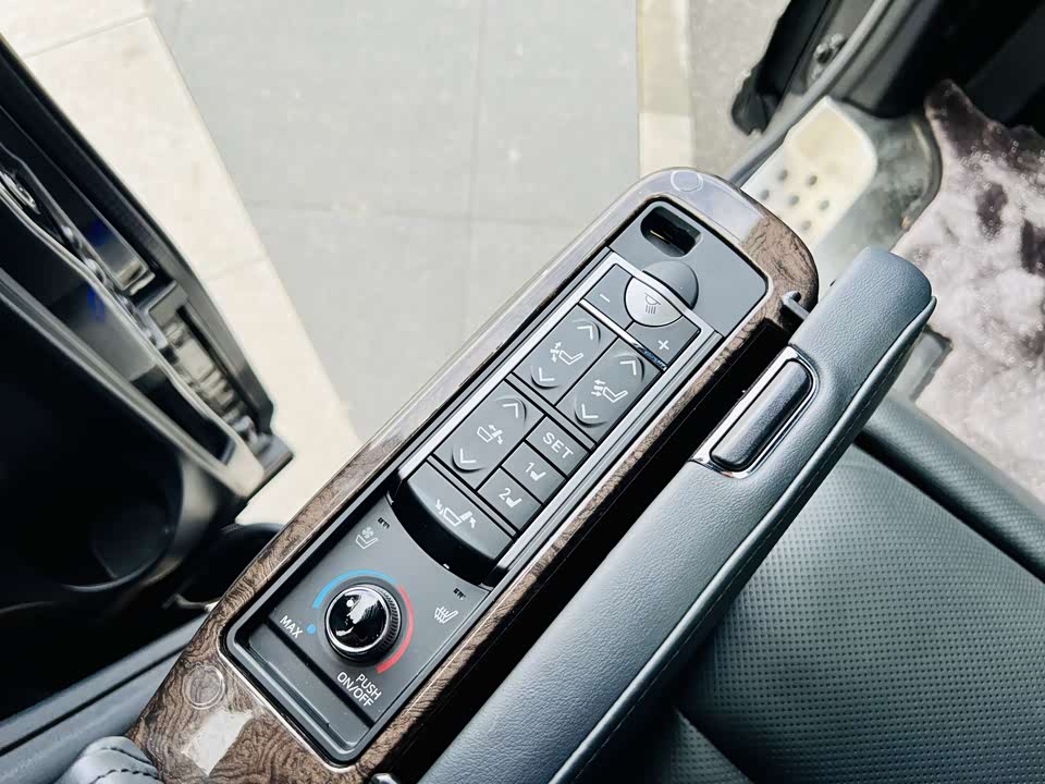 Toyota Elfa Toyota Elfa