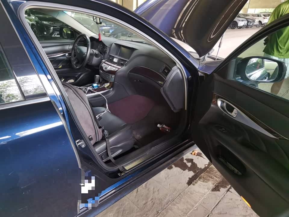 Infiniti Q70 Infiniti Q70