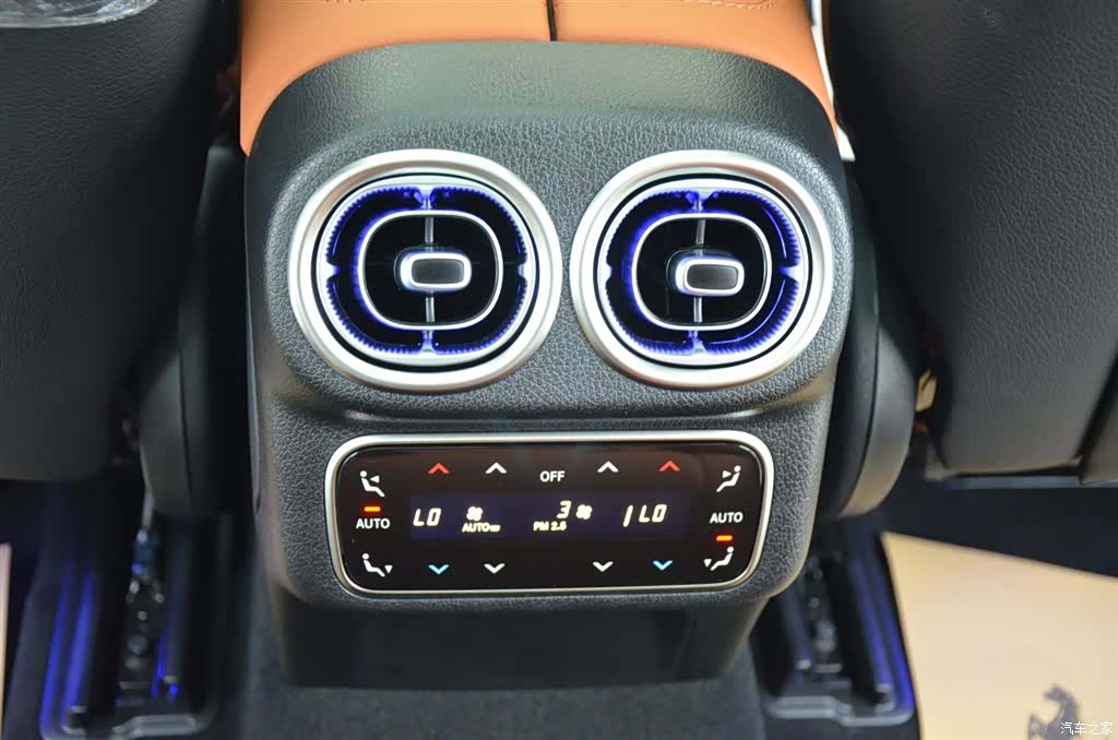 Mercedes-Benz GLC, 2026 9