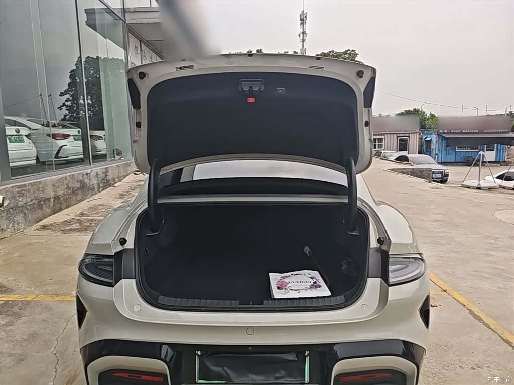 Xiaomi SU7, 2025 19