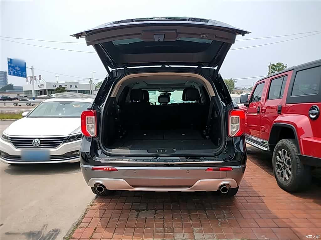 Ford Explorer, 2022 19