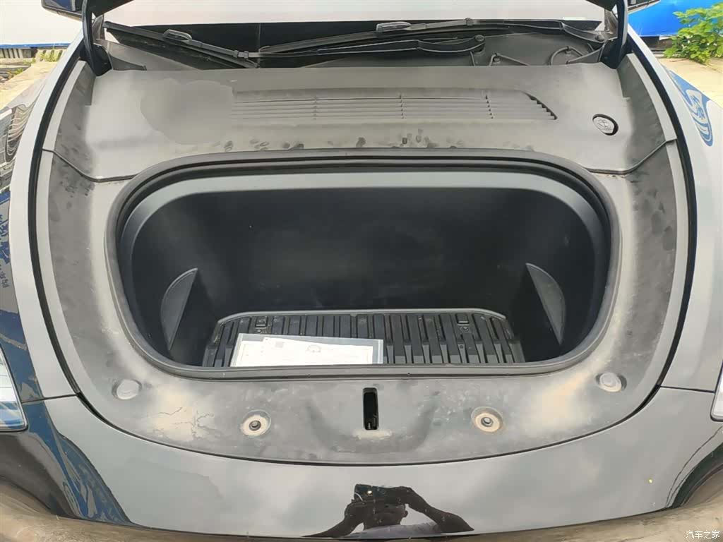 Tesla Model Y, 2024 19