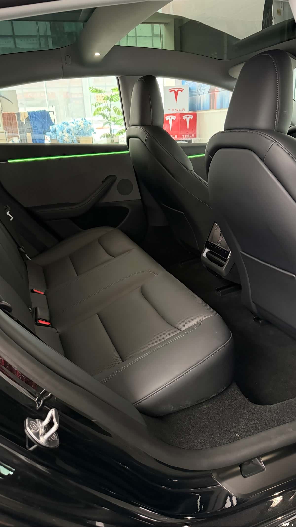 Tesla Model 3, 2026 8