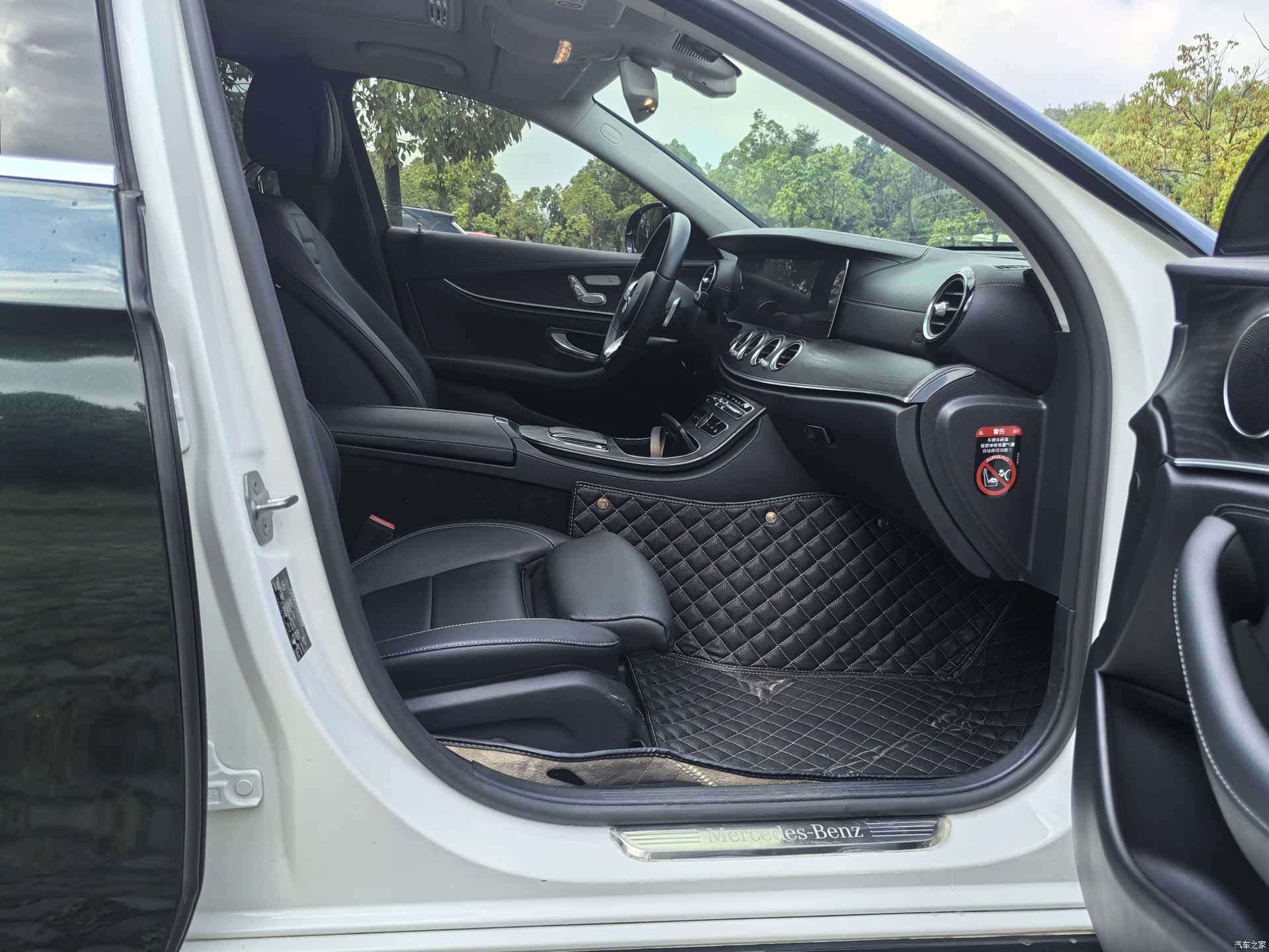 Mercedes-Benz E-Class, 2019 29