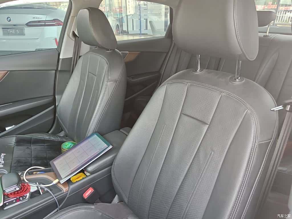 Audi A4L, 2019 15