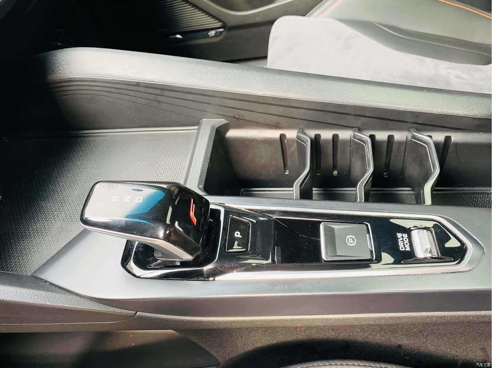 Geely Binray, 2022 12