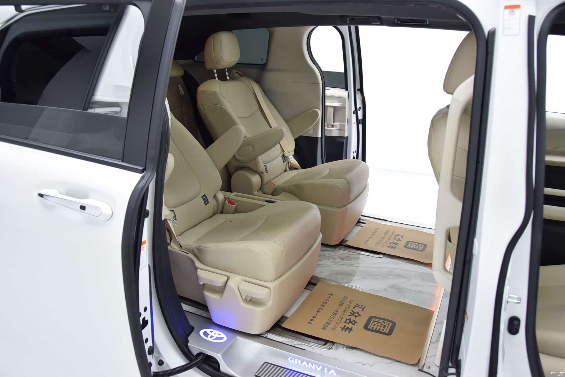Toyota Granvia, 2023 21