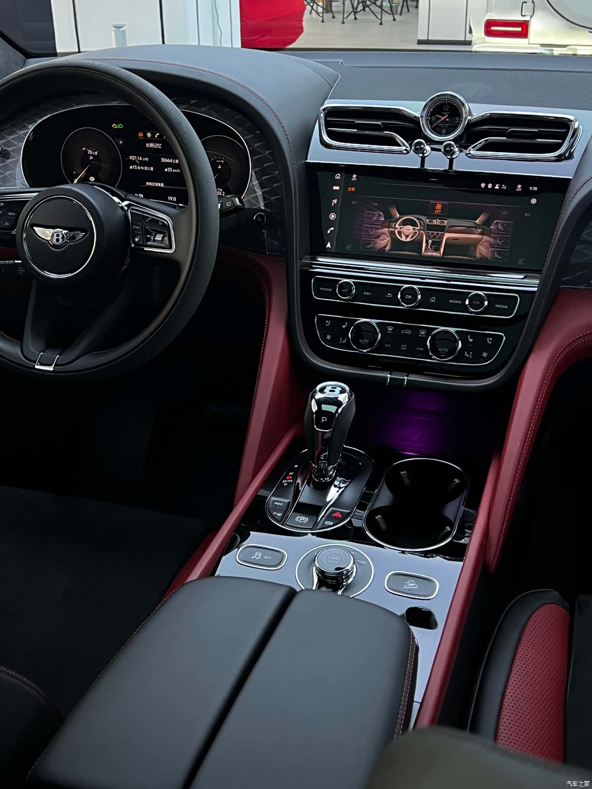 Bentley Bentayga, 2022 24