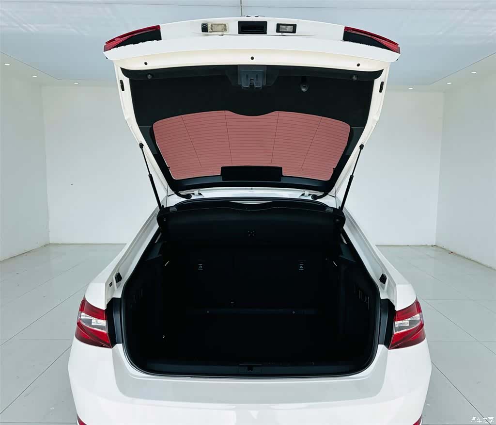 Skoda Superb, 2017 24