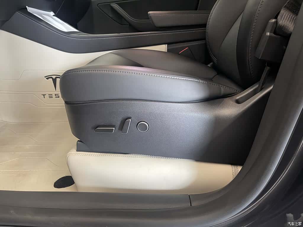 Tesla Model Y, 2025 23