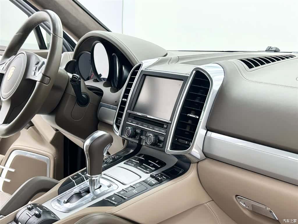 Porsche Cayenne, 2012 11