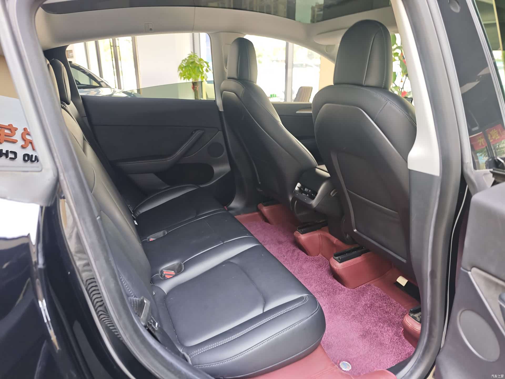 Tesla Model Y, 2022 12
