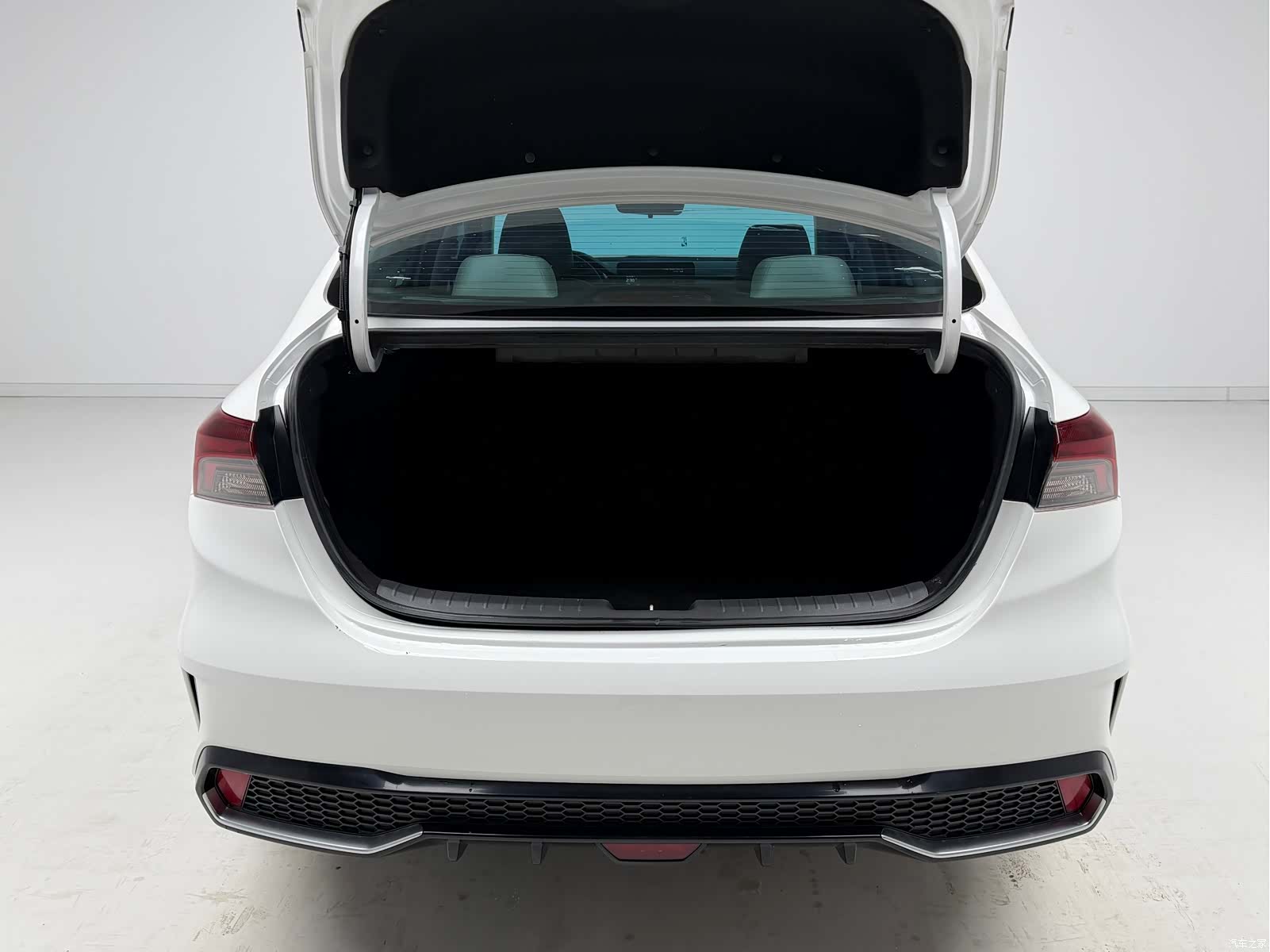 Kia K3, 2023 13