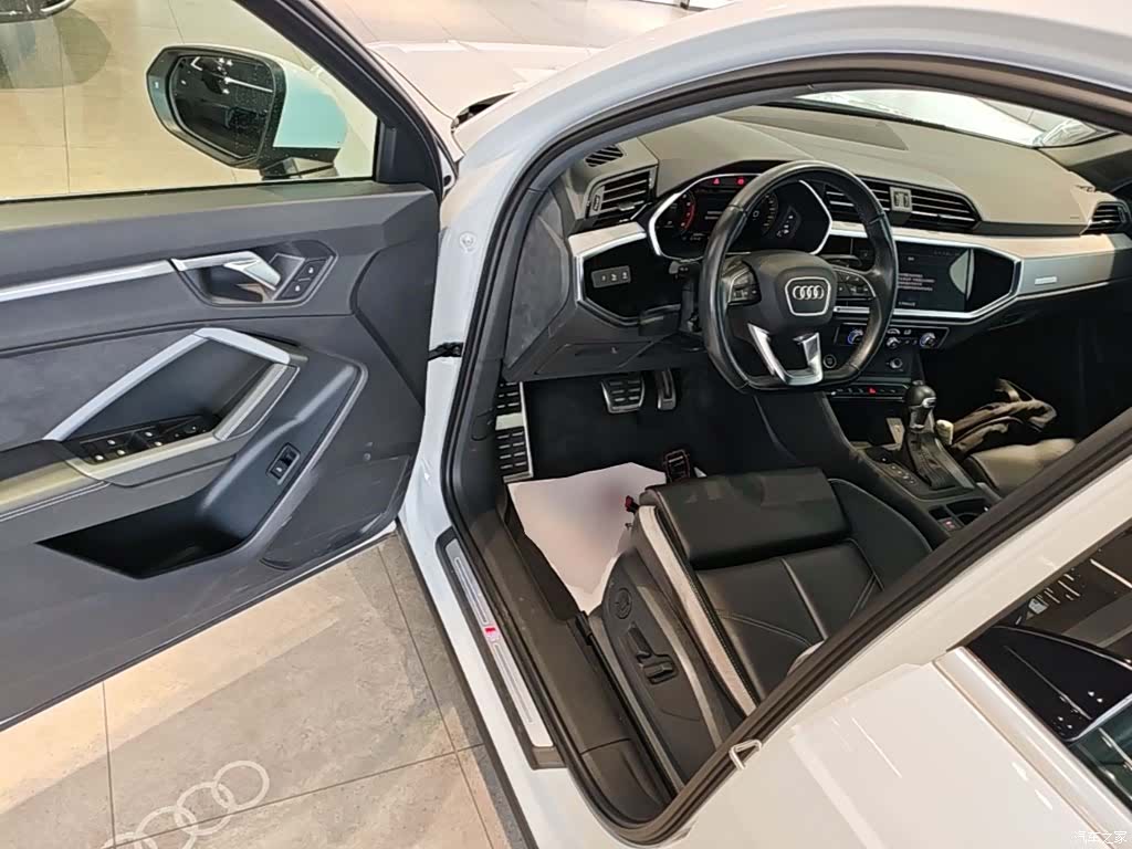 Audi Q3, 2024 16