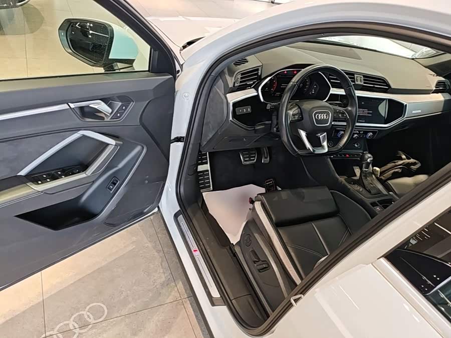 Audi Q3 2024, фото 16