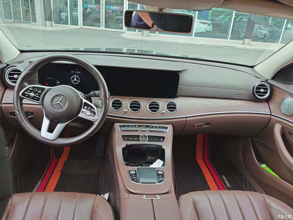 Mercedes-Benz E-Class, 2020 3