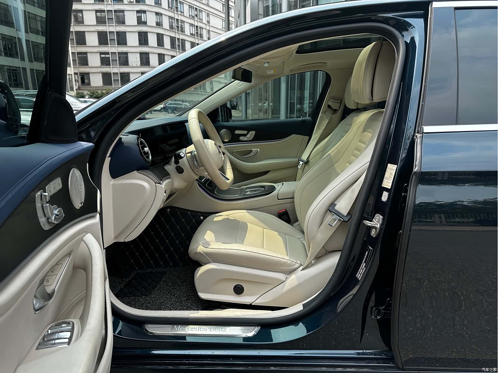 Mercedes-Benz E-Class, 2023 9