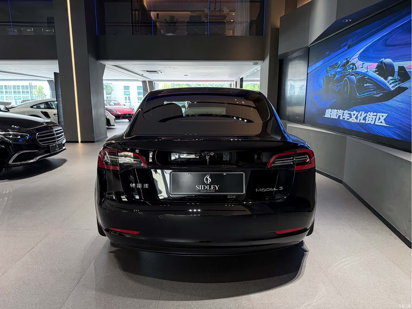Tesla Model 3, 2022 все фото