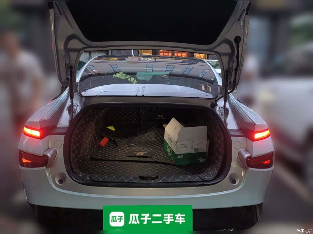 Xpeng P7, 2022 10