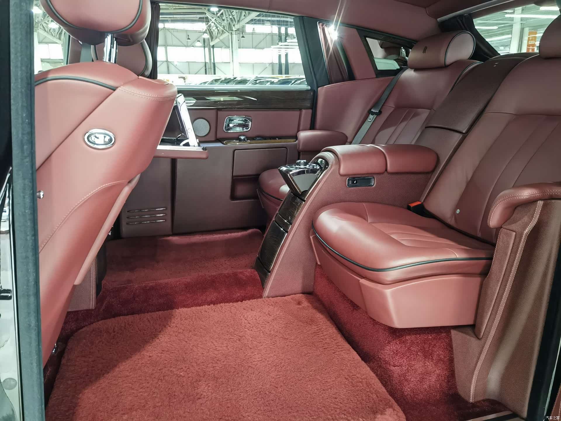 Rolls-Royce Phantom, 2016 9