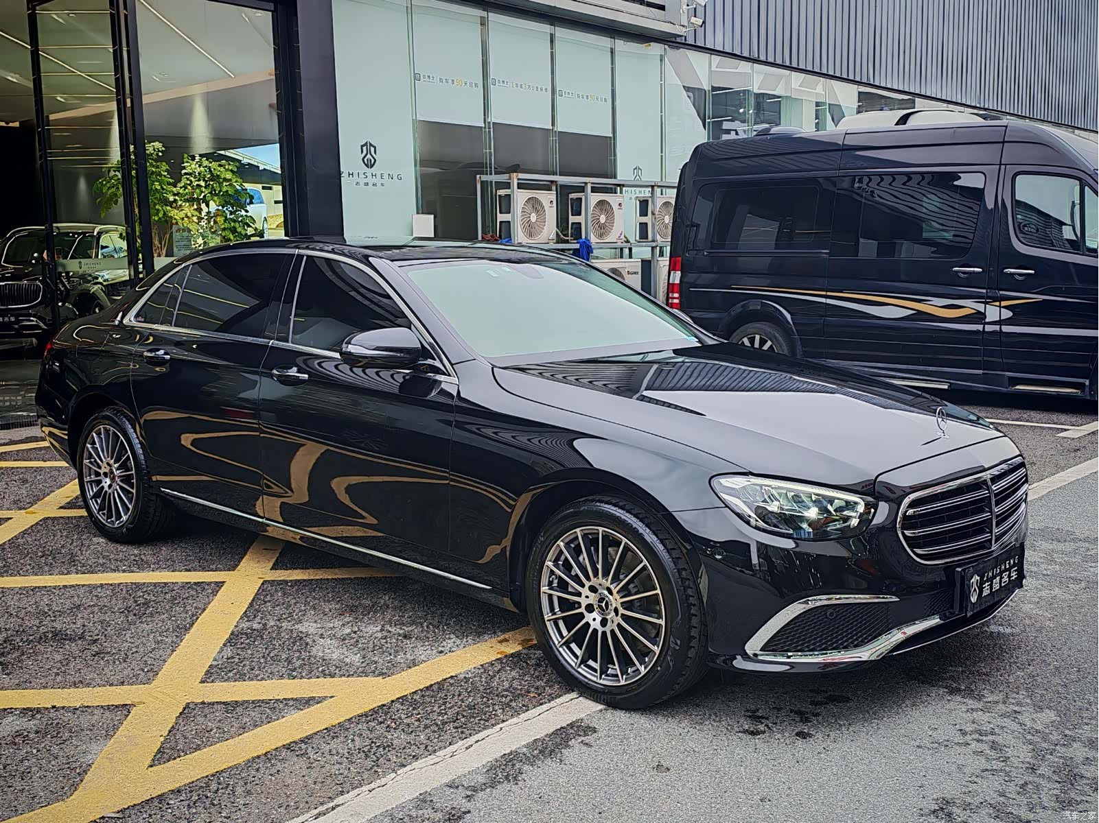 Mercedes-Benz E-Class, 2023 3