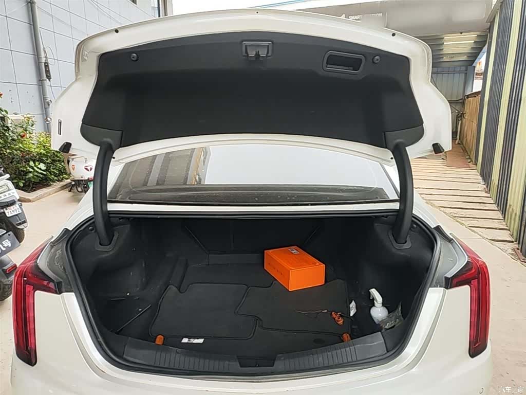Cadillac CT5, 2023 19