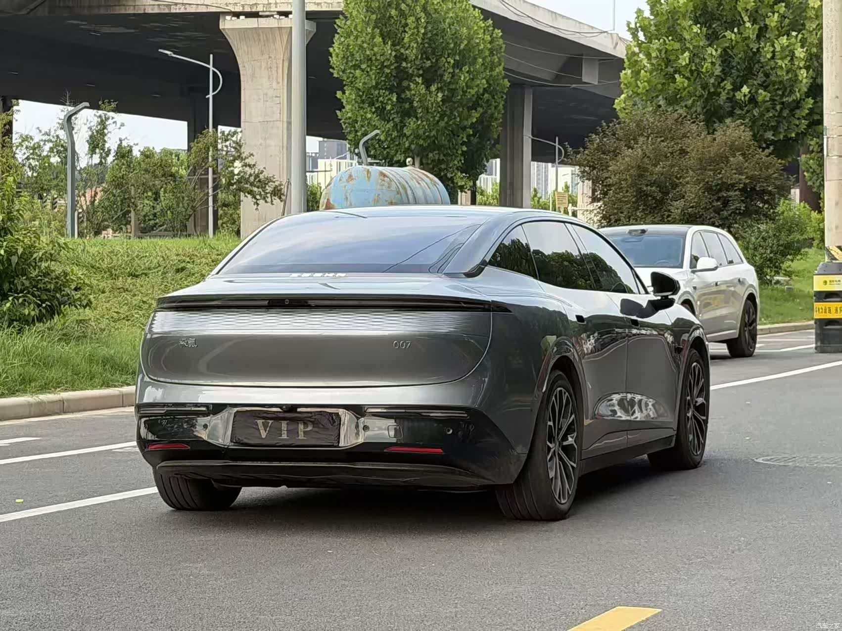 Zeekr 007, 2024 7